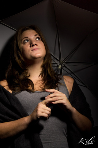 Kile Foto Studio portrett lowkey modell jente paraply